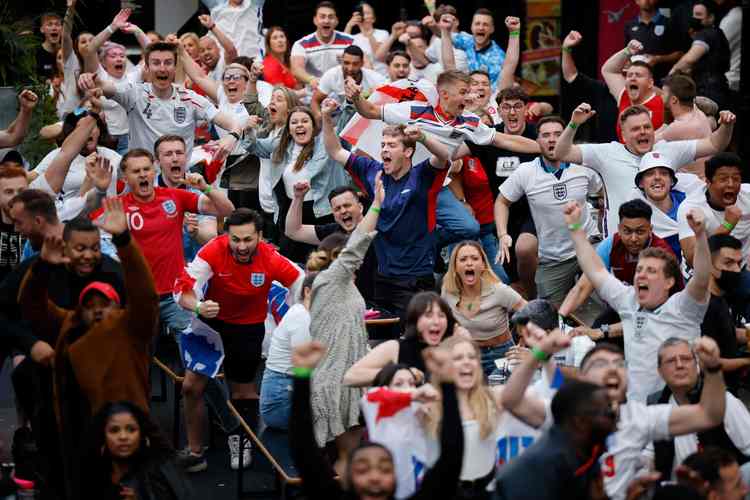 伦敦街头狂欢欧洲杯（2020伦敦欧洲杯）