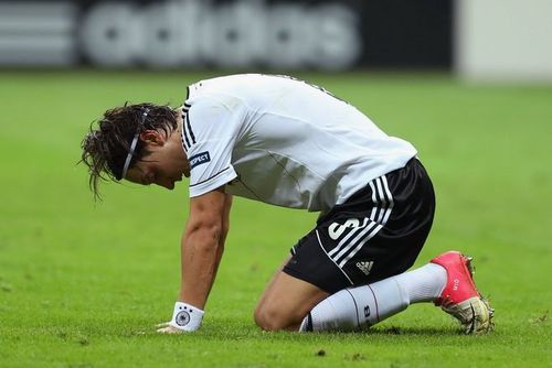 德国欧洲杯球迷哭泣（欧洲杯德国队伤员）