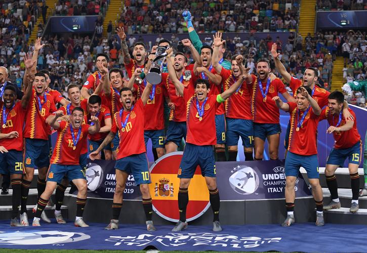 西班牙欧洲杯首冠（西班牙欧洲杯连冠）